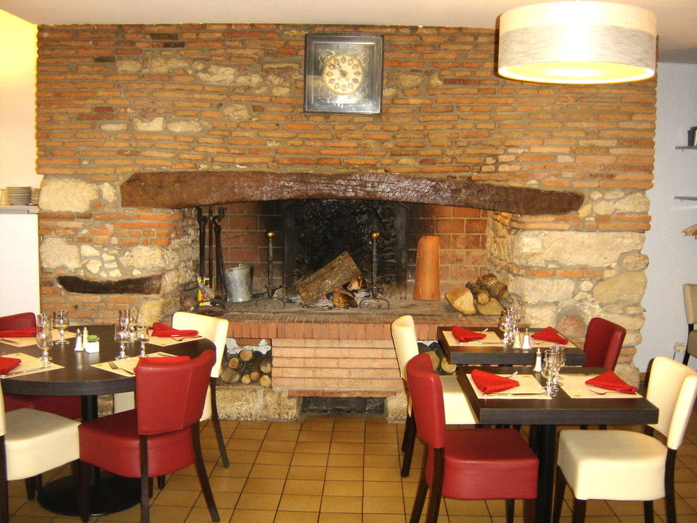Hotel Restaurant Du Lauragais Logis De France Villefranche-de-Lauragais Exterior foto